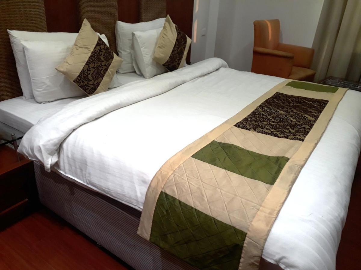Airport Hotel Golden Bliss Near Delhi Airport New Delhi Exterior foto