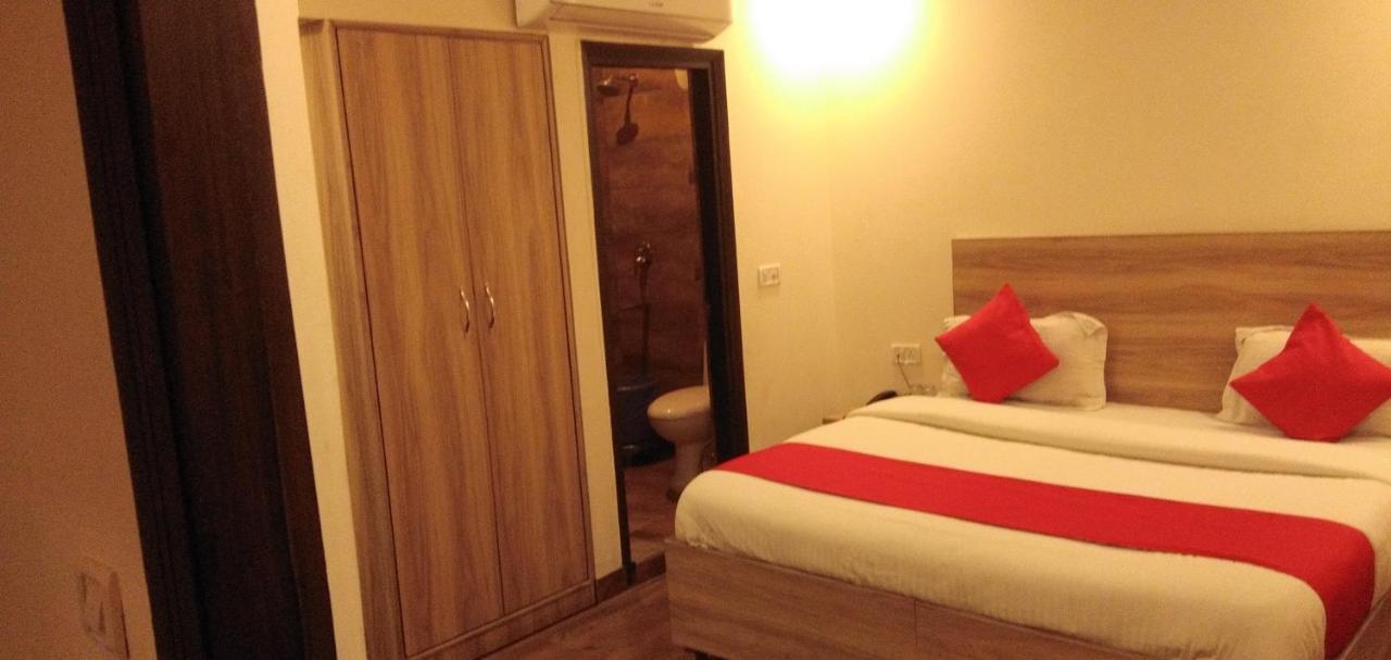 Airport Hotel Golden Bliss Near Delhi Airport New Delhi Exterior foto